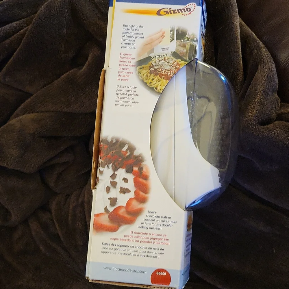Black & Decker Gizmo cordless grater Rechargeable 3 blades cheese chocolate NEW